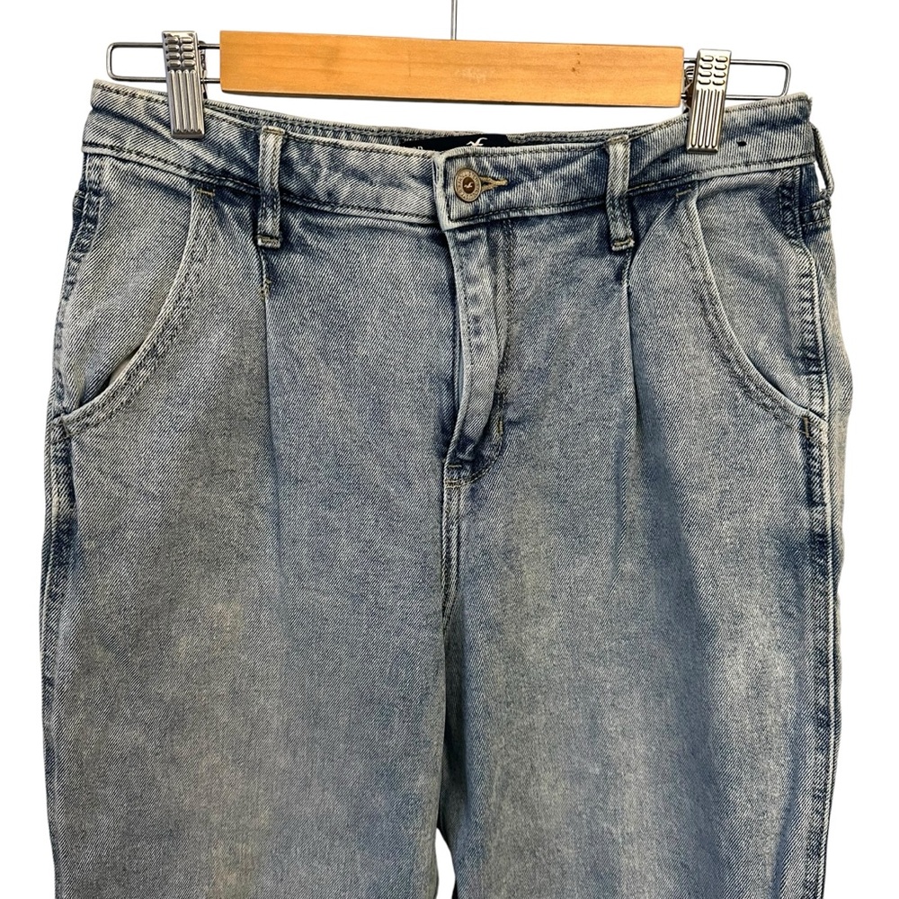 Hollister Pleated High Rise Jeans Jr. 9